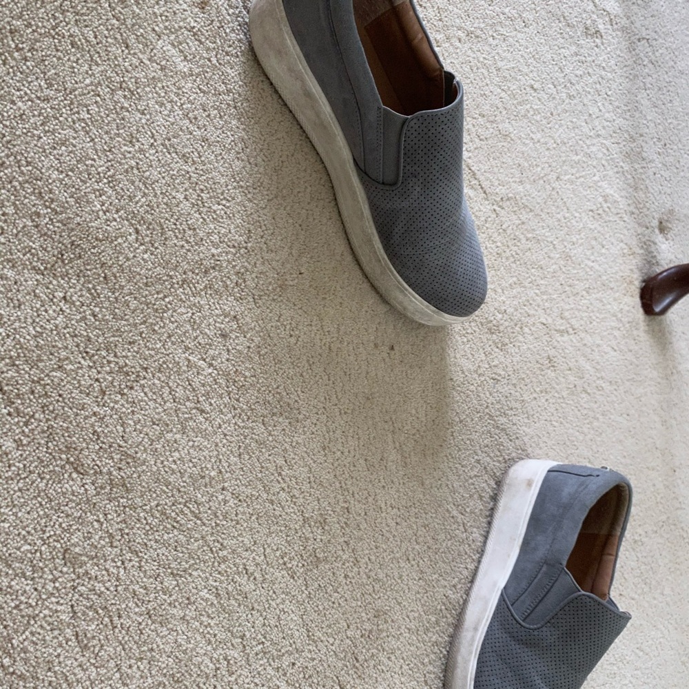 shoes - Picture 2 of 3